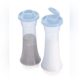 Tupperware large salt & pepper shaker blue cap